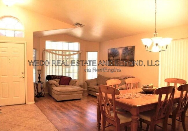 Photo - 687 E Baylor Ln