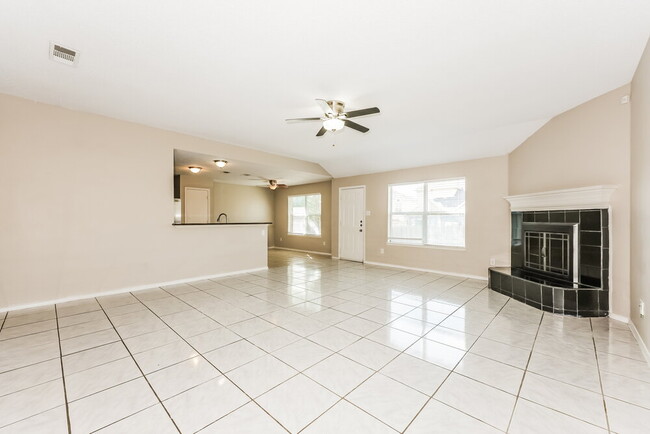 Photo - 617 St Eric Dr