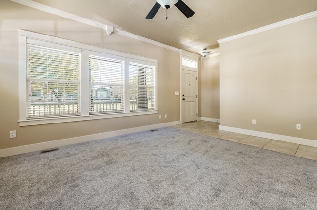 Photo - 994 E Winding Creek Dr