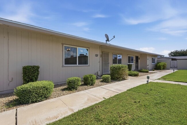 10922 W Santa Fe Dr
