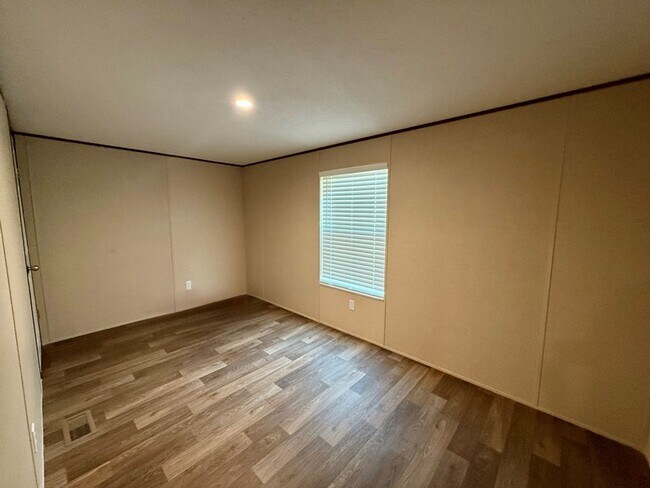 Photo - 124 County Rd 3439