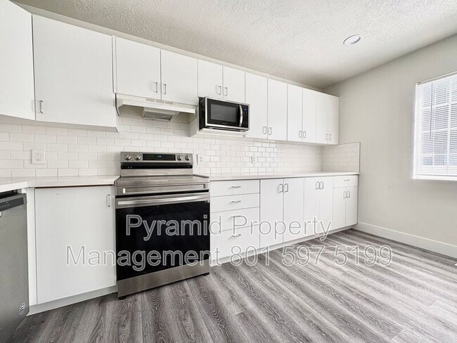 Photo - 3183 S 945 E