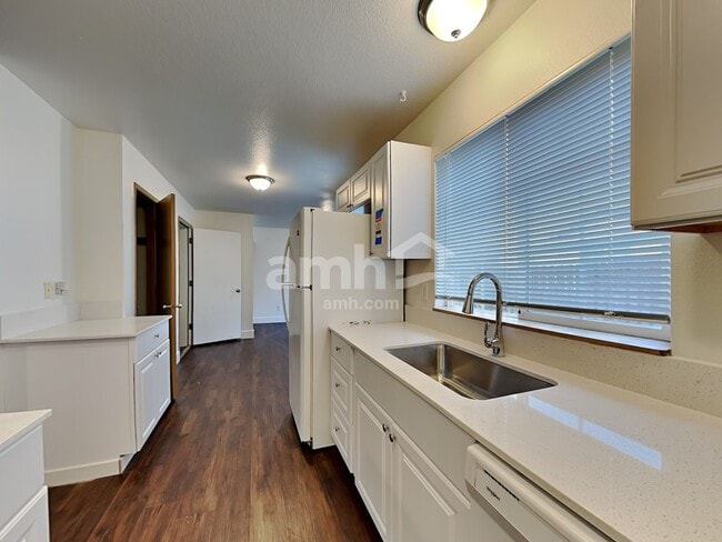 Photo - 16940 SW Cashew Way