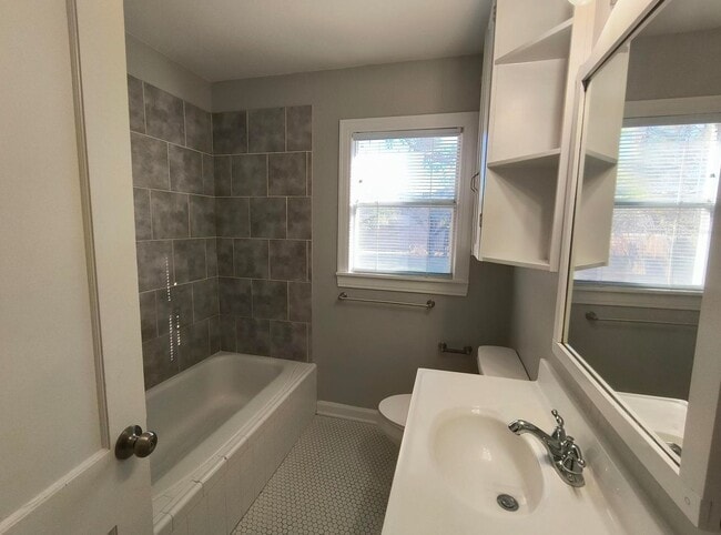 Photo - Updated 4 bedroom 1 bath home AVAILABLE NOW!!