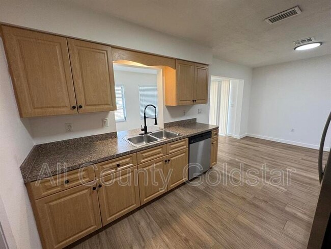 Photo - 134 Boundary Blvd Unidad Apt B