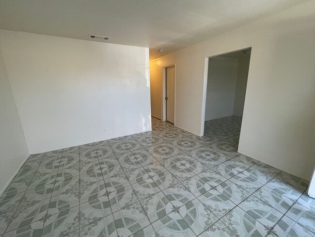 Photo - Victorville, 3 Bedroom, 2 Bathrooms, Large...