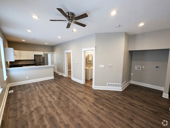 Building Photo - 3104 Keokuk St Unit 1 Rental