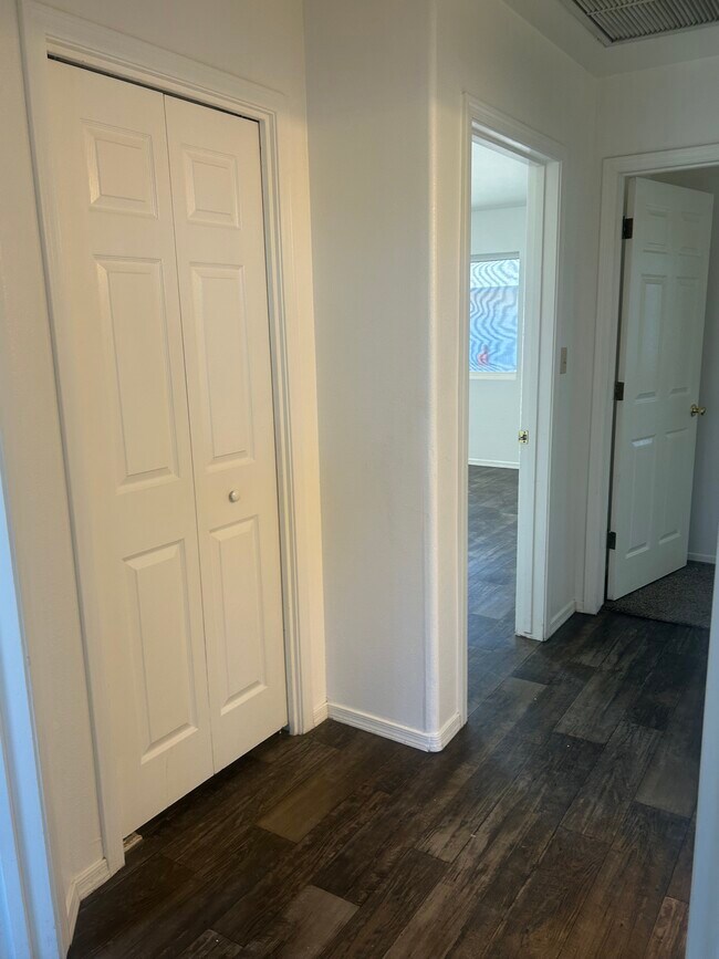 251 S Main St