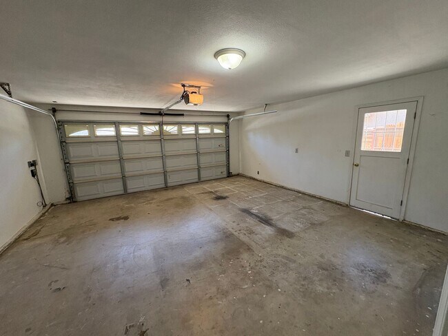Photo - *Private Showing ONLY* Visalia home for re...