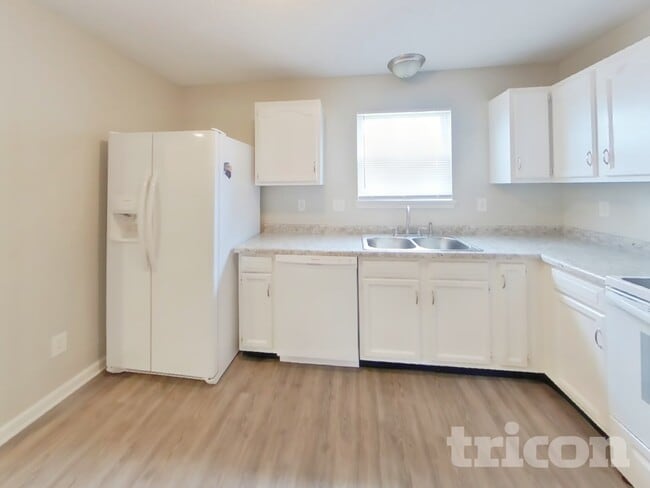 Photo - 9546 Gull Lake Dr