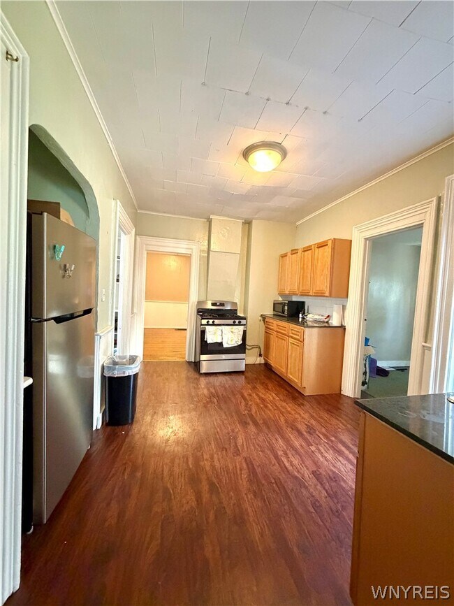 124 Normal Ave