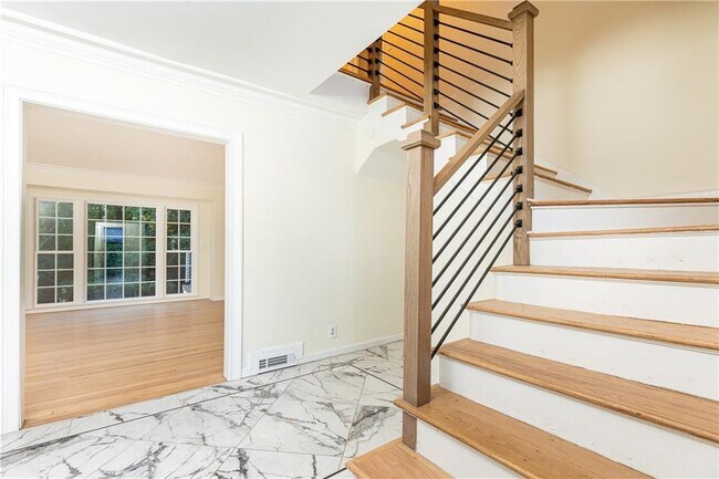 Photo - 200 W Paces Ferry Rd NW