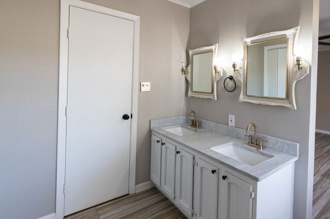 Photo - Remodeled 3 bedroom/ 2 bathroom
