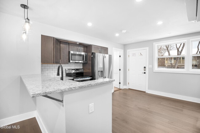 Photo - 103 E High St Unidad 1