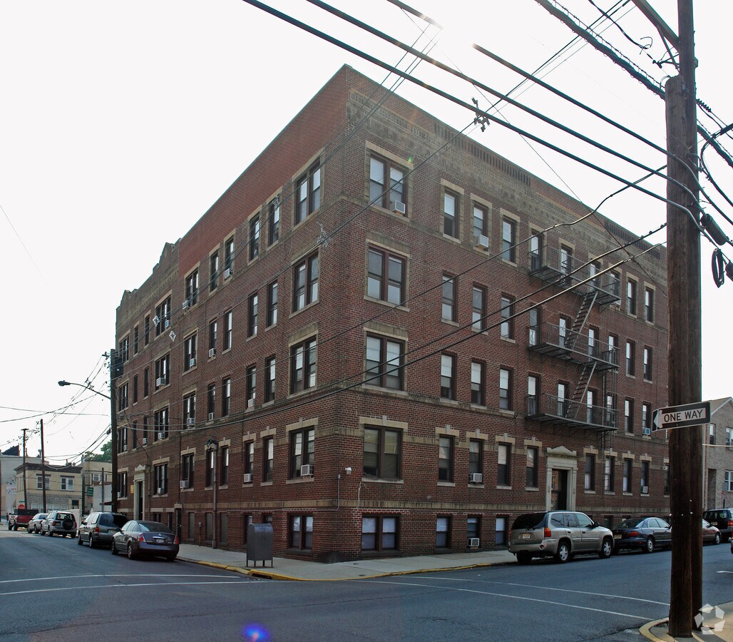 401 72nd St - 401 72nd St Apartments