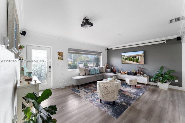 Photo - 820 SW 17th Ave Unit 1