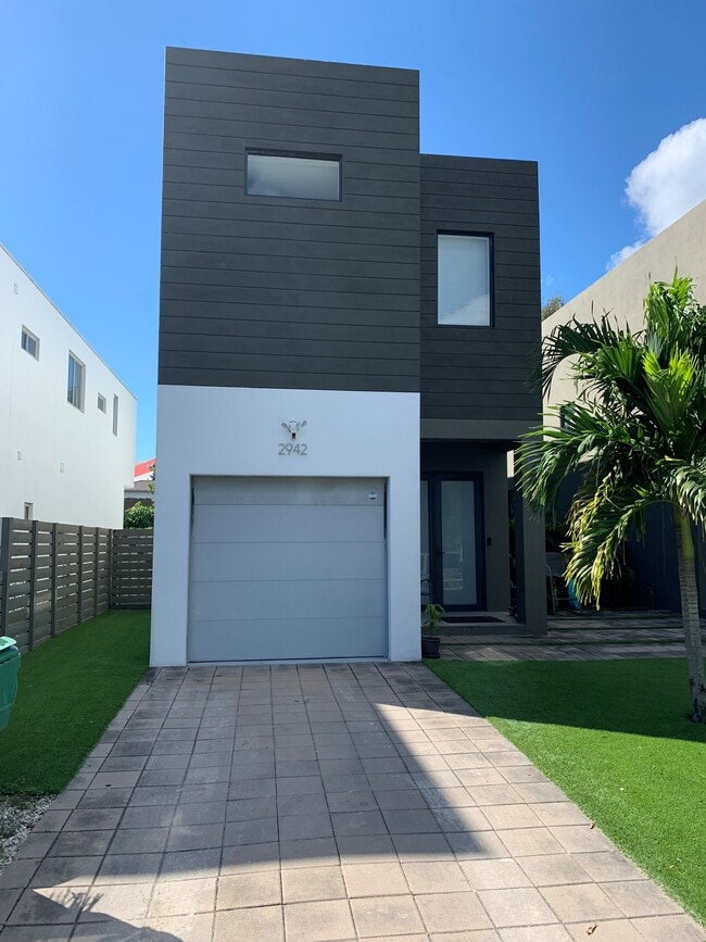 Photo - 2942 SW 27th Ter