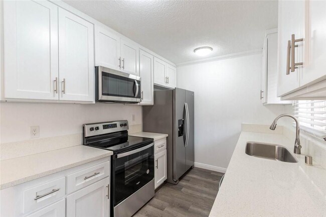 6520 Shirley Ave Unit 3