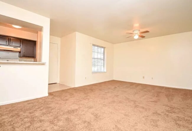 Photo - 3025 Waller St