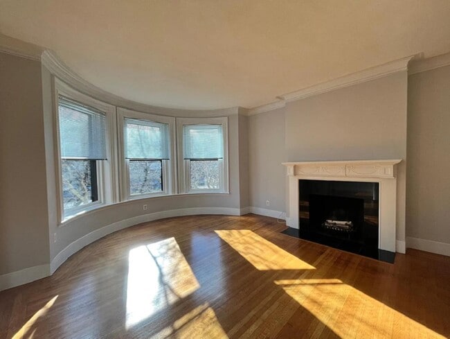 Building Photo - 295 Commonwealth Ave