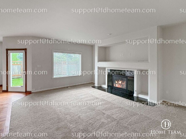 Photo - "Spacious 4-Bed Oasis in Kent with Elegant Granite & Hardwood Finishes!"