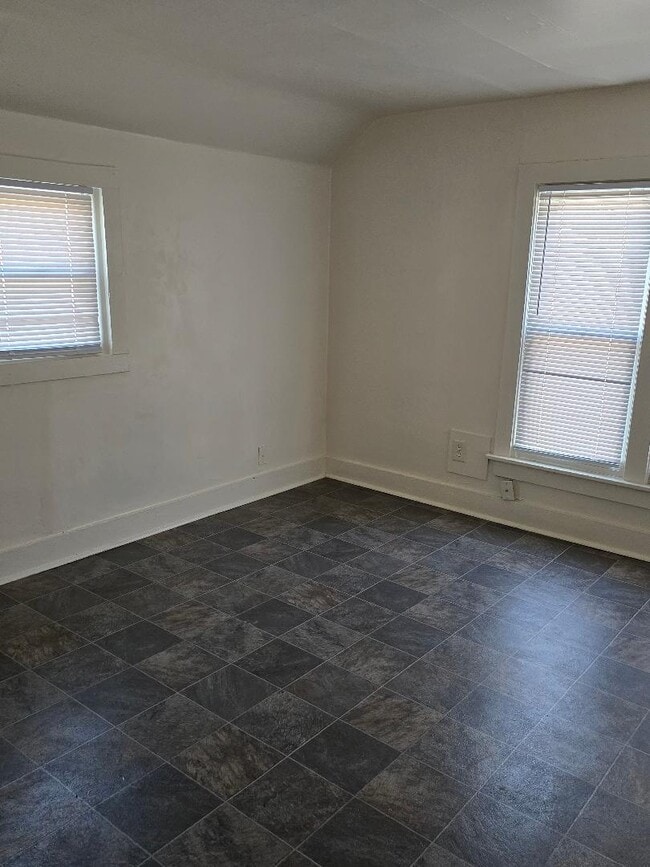 bed/living room - 1335 N Church St Unit #2