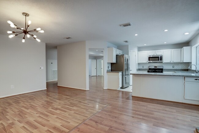 Building Photo - 179 Sandpebble Dr