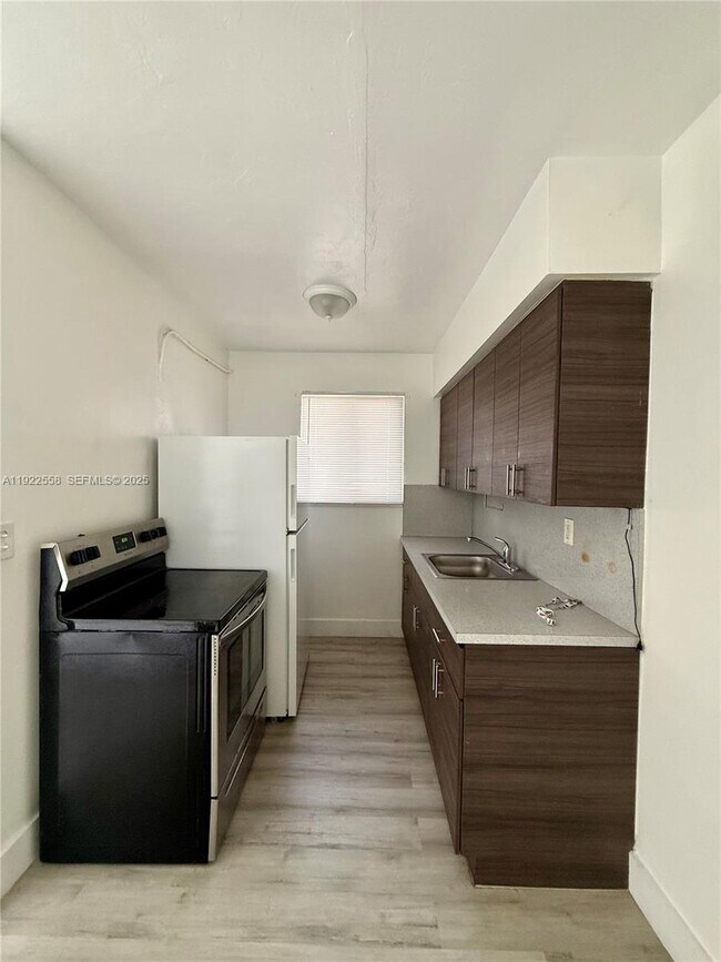 Photo - 5700 SW 4th St Unit 2