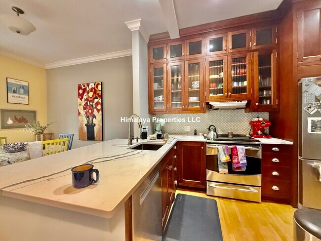 Photo - 381 Huron Ave Unit A