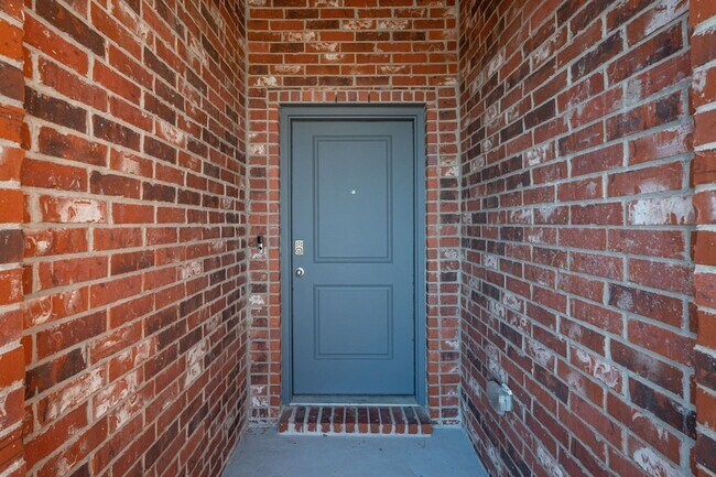 Photo - 811 Emerald Dr