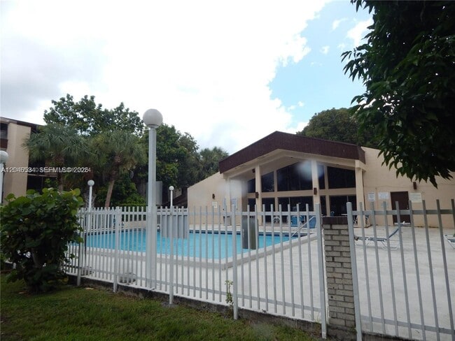Photo - 14601 N Kendall Dr Unit 304K