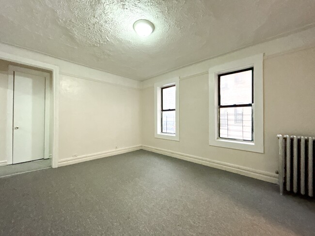 Building Photo - 2507 Cruger Ave Rental