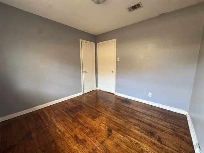 Building Photo - 8719 Tilgham St