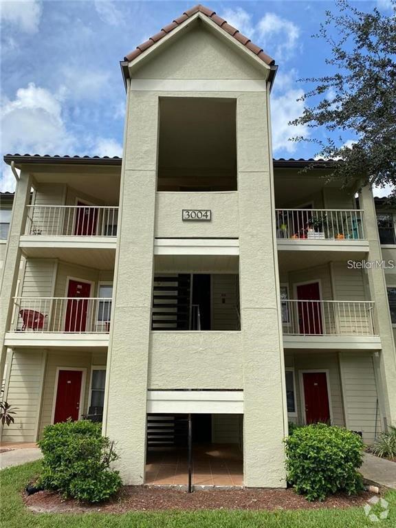 Building Photo - 3004 Parkway Blvd Unit 301 Rental
