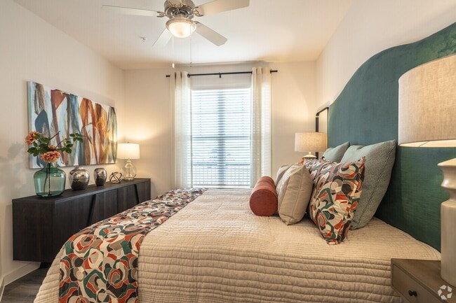 Photo - Luxury Looks Good on You Unit SLAG