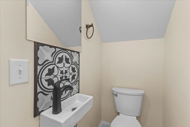 416 Pearl St Unit 33 Campus Ct