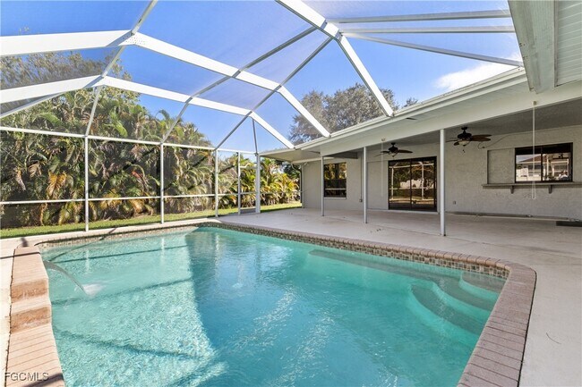 Photo - 132 NE 7th Ave