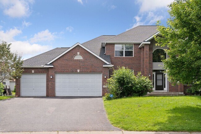 Photo - Gorgeous Single Family Home - June 1st Mov...