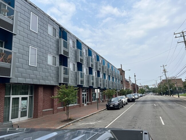 Building Photo - 806 W Cary St Rental