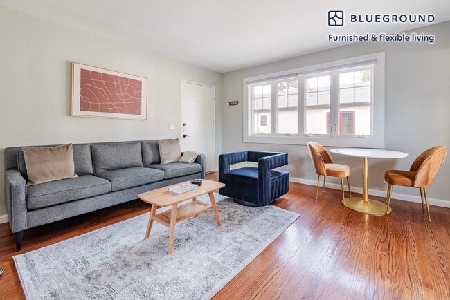 Building Photo - 329 Hawthorne Ave