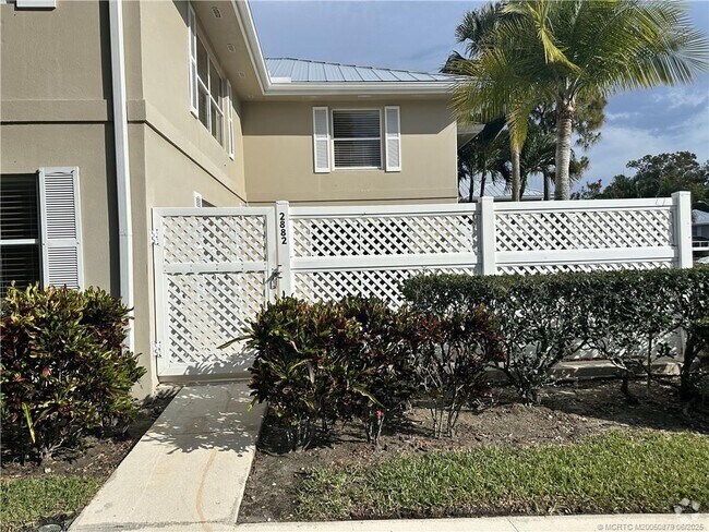 Building Photo - 2882 SW Lakemont Pl Rental