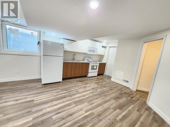 Photo - 971 Fogerty St