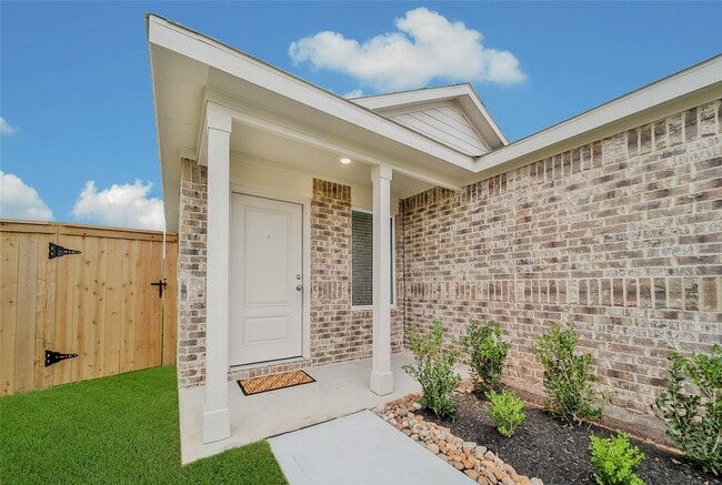 Photo - 723 Umbrella Tree Dr