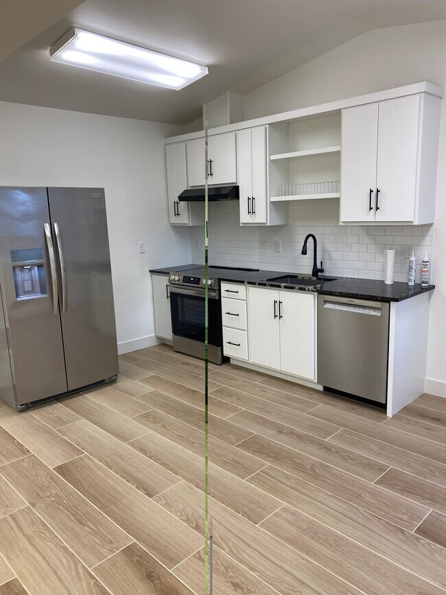 Photo - 8940 N Ramsey Rd Unidad Studio Apartment