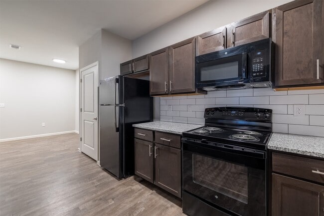 Photo - 823 N Ardenwood Dr