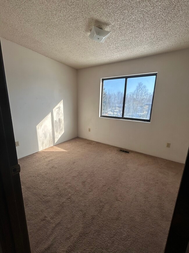 Photo - Denali St Unidad B2