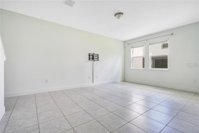 Photo - 1611 Little Wren Ln