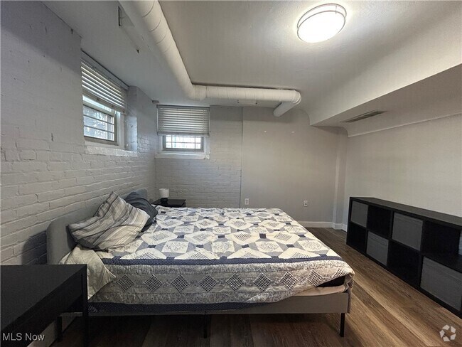 Building Photo - 11433 Ashbury Ave Unit 1 Rental