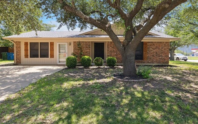 Building Photo - 226 Hillcrest Dr