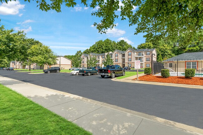 Crown Point Luxury Apartments at Kingsport